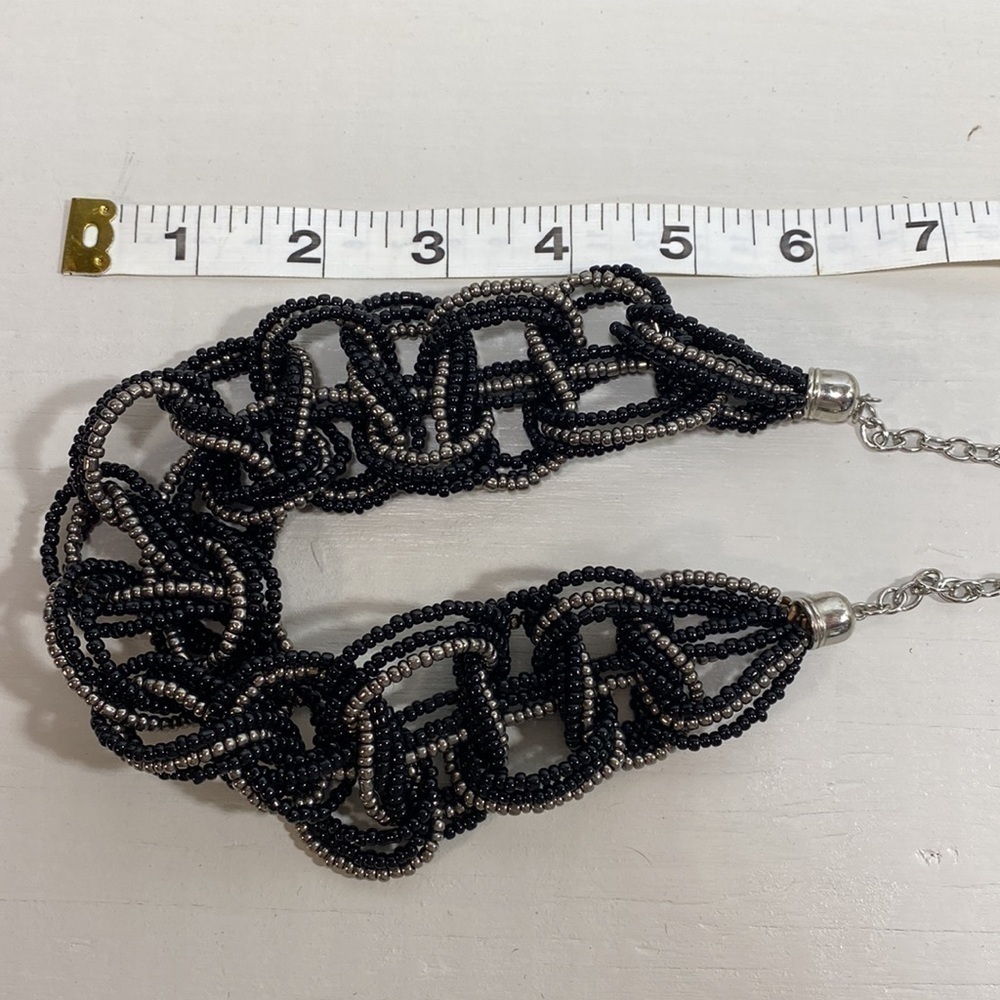 Silver and black beaded necklace - Picture 5 of 6